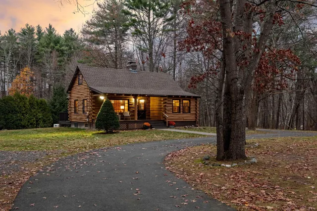 $699,000 | 6 Londonderry Road, Windham, NH 03087