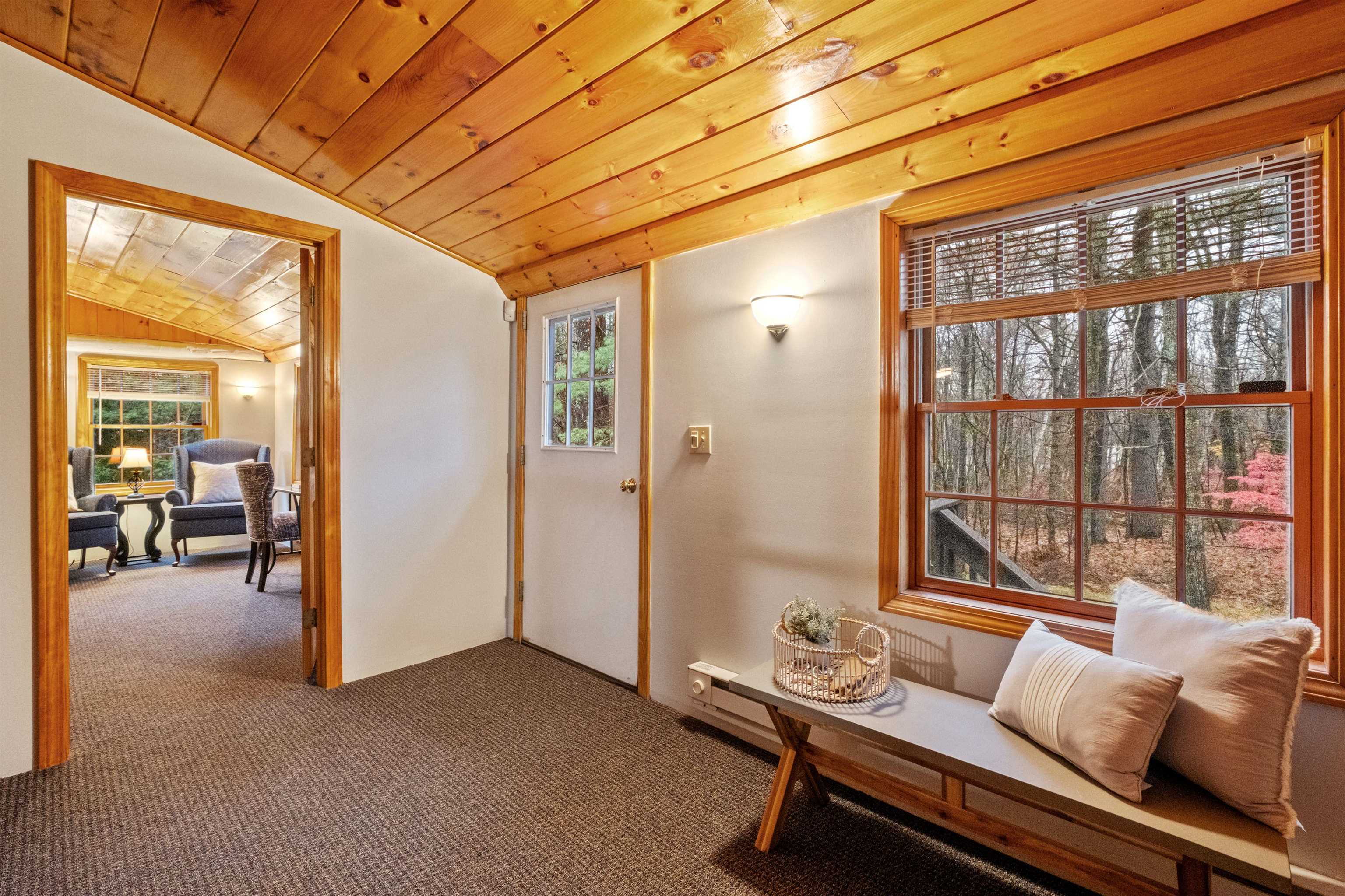 6 Londonderry Road Windham, NH 03087 - Photo 23 of 60