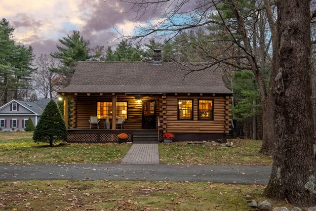 $699,000 | 6 Londonderry Road, Windham, NH 03087