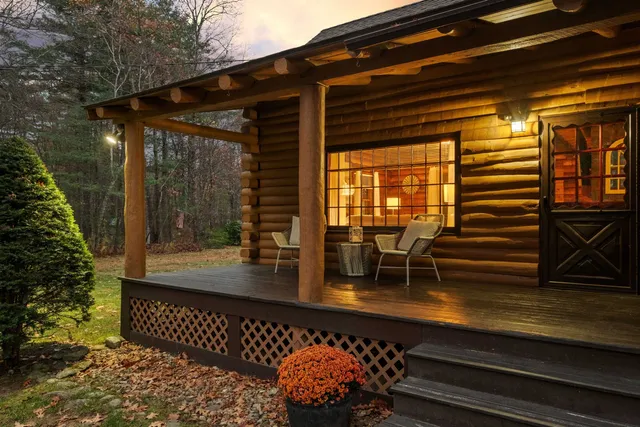 $699,000 | 6 Londonderry Road, Windham, NH 03087