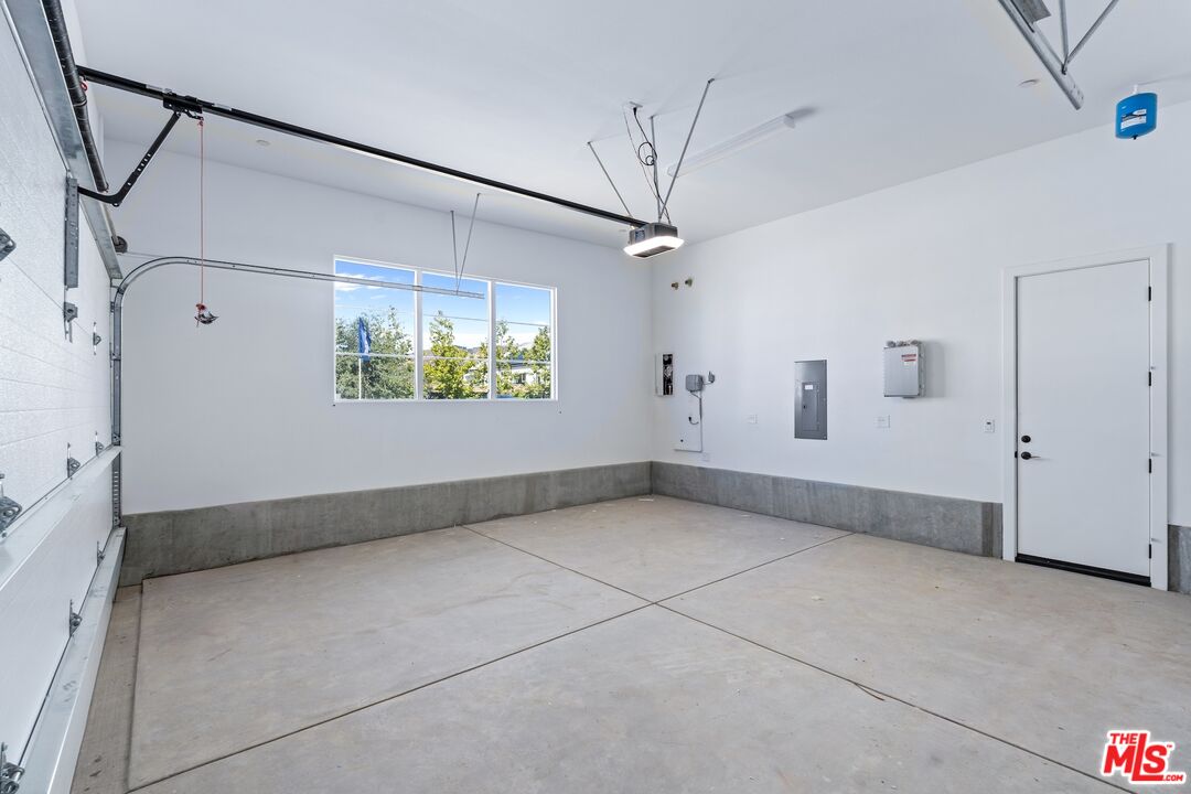 12060 Red Hawk Lane Porter Ranch, CA 91326 - Photo 32 of 42