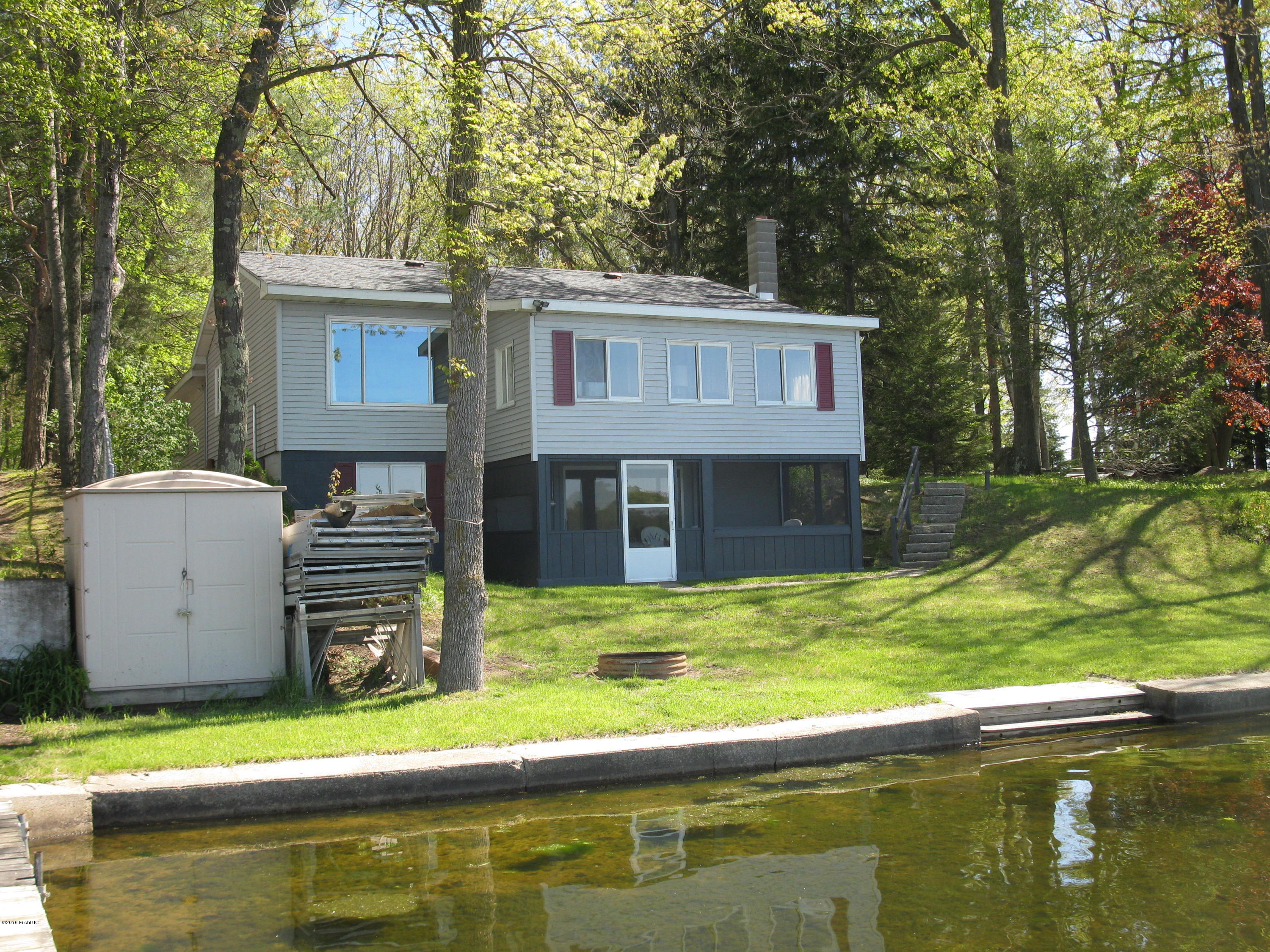 1680 South Colonel Point Crystal, MI 48818 - Photo 2 of 11 IMG_2958