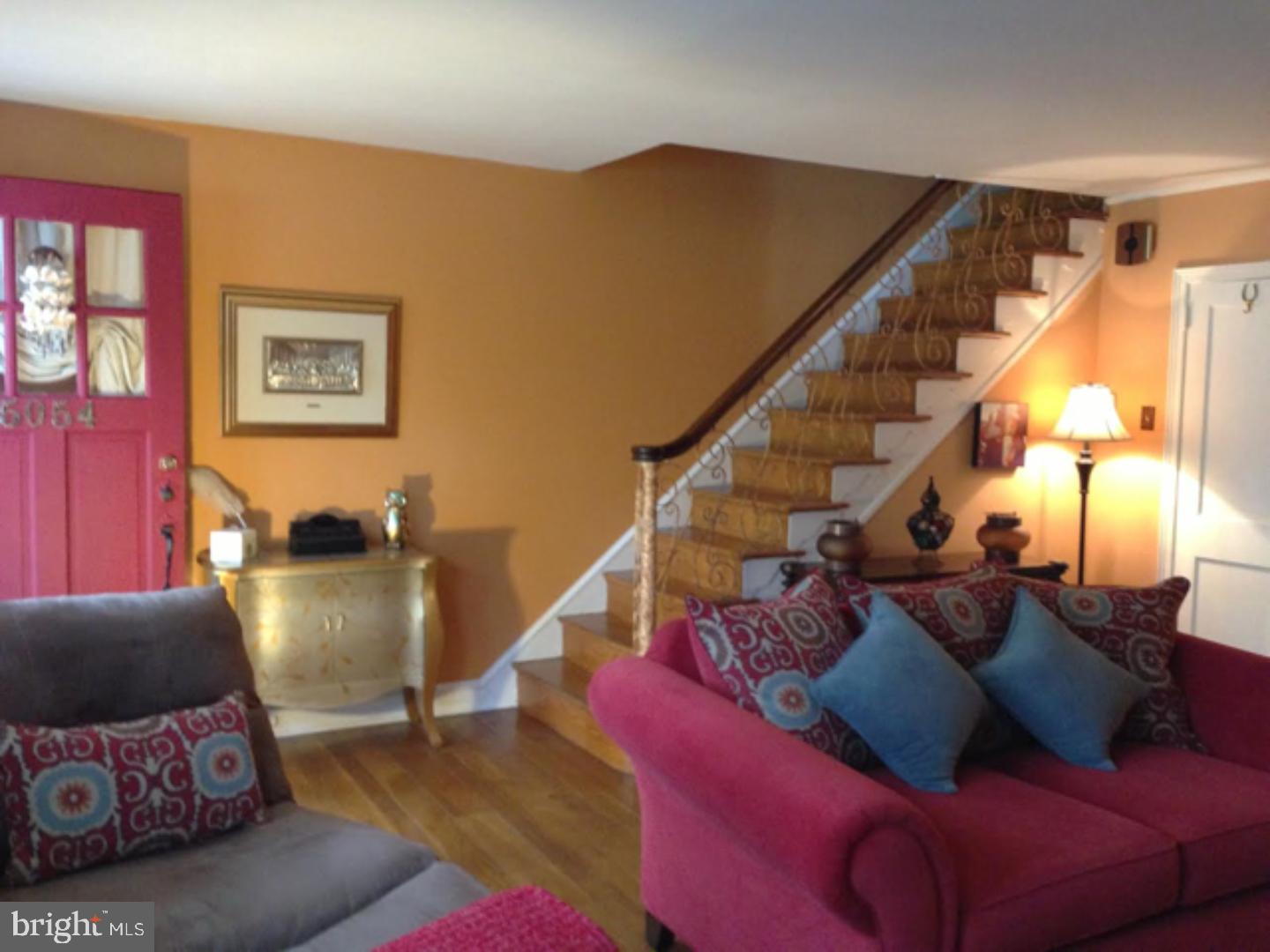5054 Copley Road Philadelphia, PA 19144 - Photo 4 of 13 Living Room
