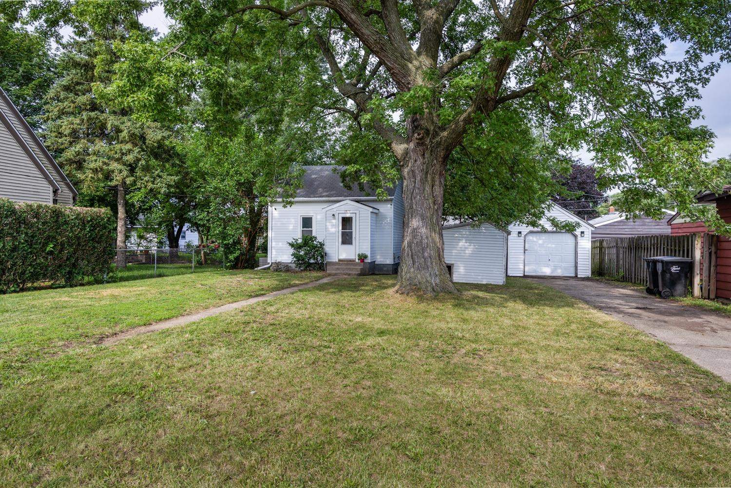 1872 Fayette Avenue Beloit, WI 53511 - Photo 2 of 28
