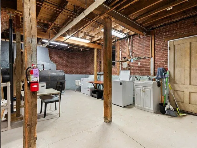 $1,390,000 | 192 Northport Avenue, Belfast, ME 04915