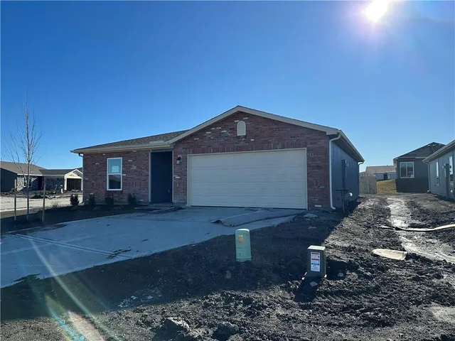 $303,870 | 37695 West 207th Street, Edgerton, KS 66021