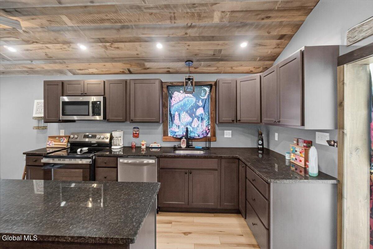 586-592 Starr Road Ravena, NY 12143 - Photo 30 of 55 40-DSC00136