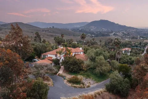 $3,995,000 | 20784 Fortuna Del Norte, Elfin Forest, CA 92029