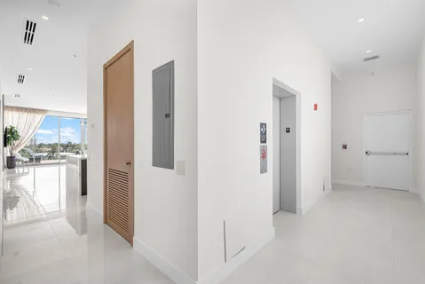 $2,500,000 | 246 Northeast 6th Avenue, Unit PH, Delray Beach, FL 33483