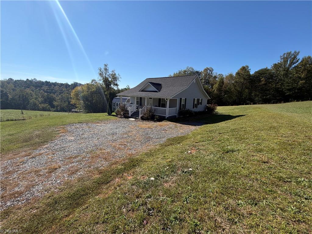 168 Hiatt Road Mount Airy, NC 27030 - Photo 4 of 35 Gallery Image 4