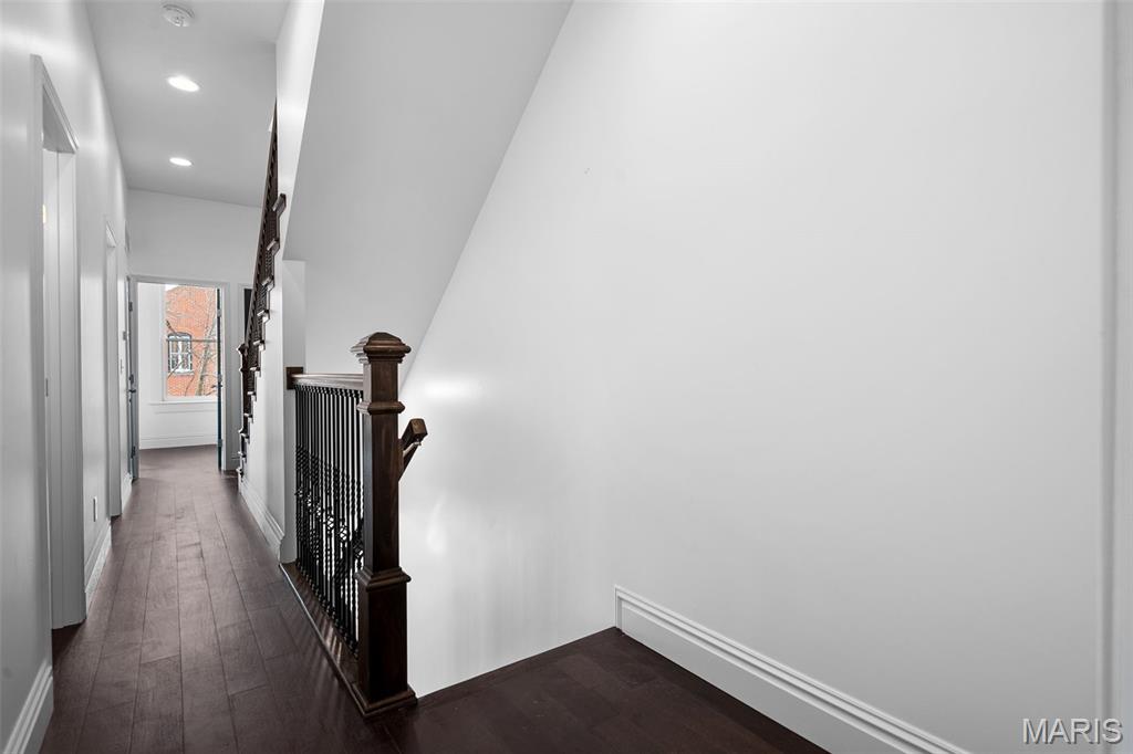 1027 Lami Street St. Louis, MO 63104 - Photo 13 of 34