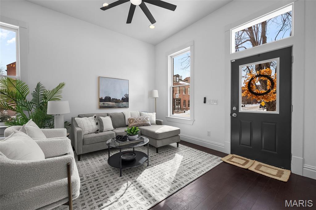 1027 Lami Street St. Louis, MO 63104 - Photo 3 of 34