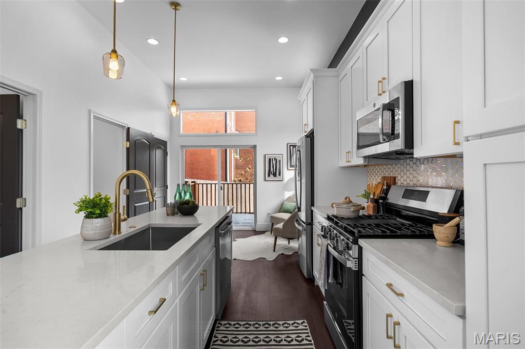 1027 Lami Street St. Louis, MO 63104 - Photo 8 of 34