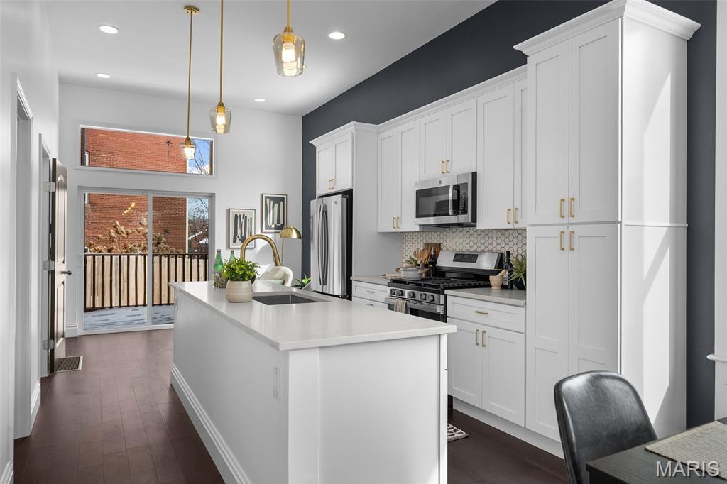 1027 Lami Street St. Louis, MO 63104 - Photo 9 of 34