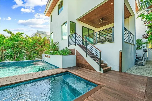 $4,500,000 | 135 Grant Drive, Sarasota, FL 34236