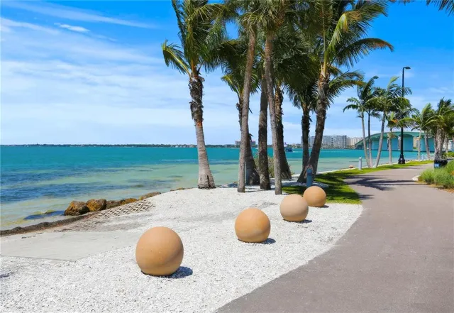 $4,500,000 | 135 Grant Drive, Sarasota, FL 34236