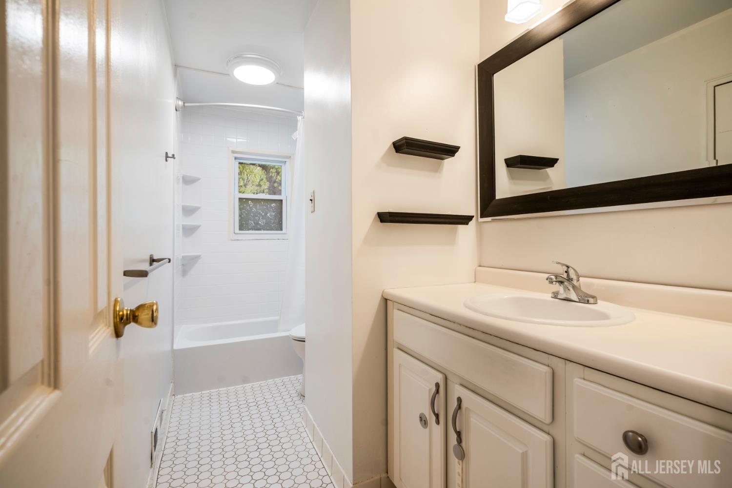 12 Barrie Road East Brunswick, NJ 08816 - Photo 18 of 27