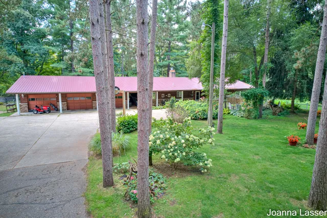 $475,000 | 3944 South Brenlor Drive, Hesperia, MI 49421