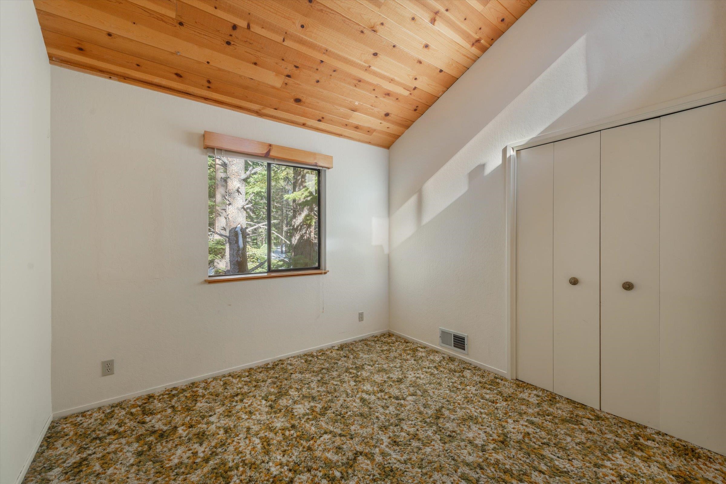 11807 Chalet Road Truckee, CA 96161 - Photo 13 of 19 Gallery Image 13