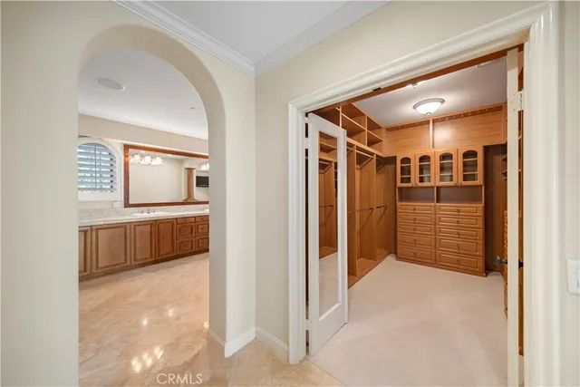 a view of entryway with a front door