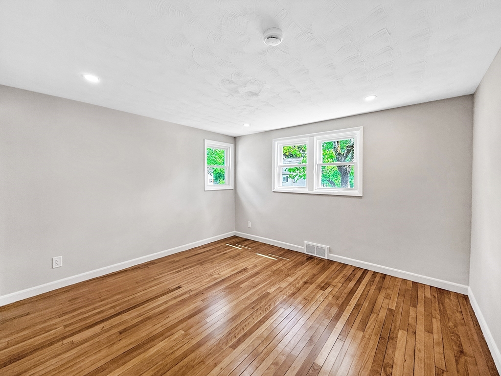 6 Anthony Road Tewksbury, MA 01876 - Photo 18 of 35 Gallery Image 18