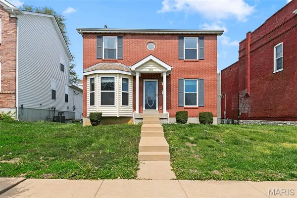 $249,900 | 2813 Caroline Street, St. Louis, MO 63104