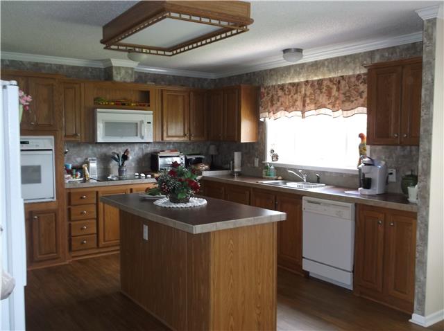1854 Antioch Road Lafayette, TN 37083 - Photo 8 of 18 Kitchen with island for food prep.