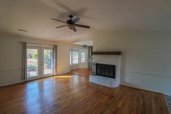 $2,650 | 2004 Vestry Drive, Charleston, SC 29414