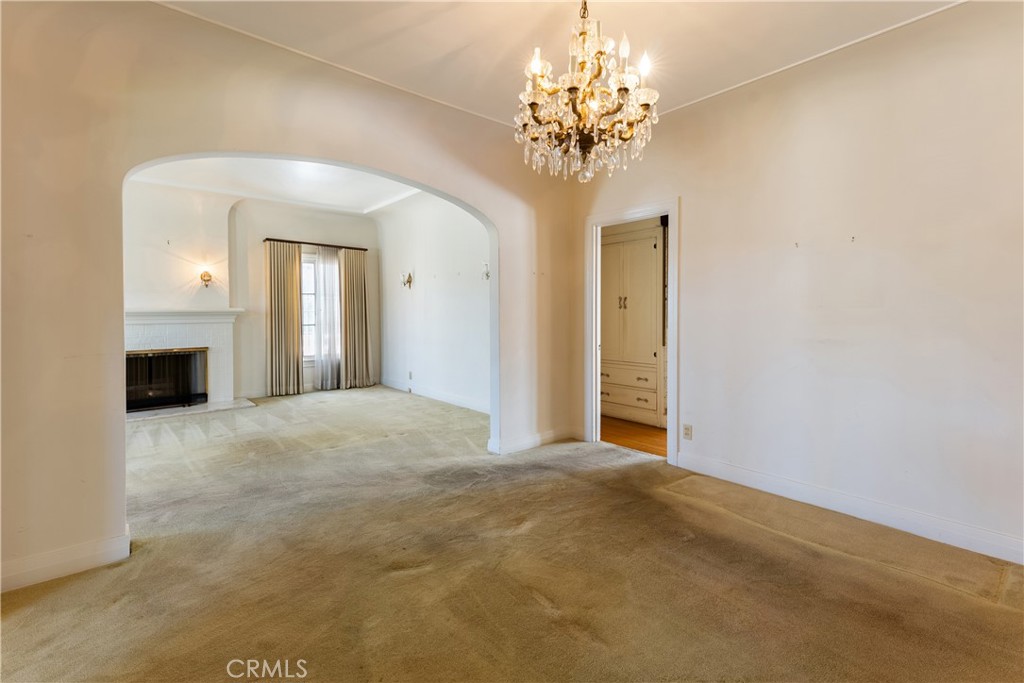 208 South Carson Road Beverly Hills, CA 90211 - Photo 15 of 39