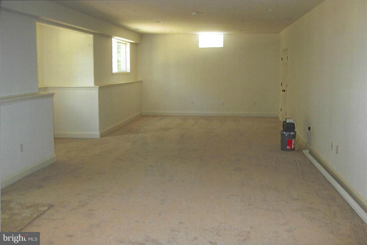 525 Bailiff Road North East, MD 21901 - Photo 18 of 28 Family Room