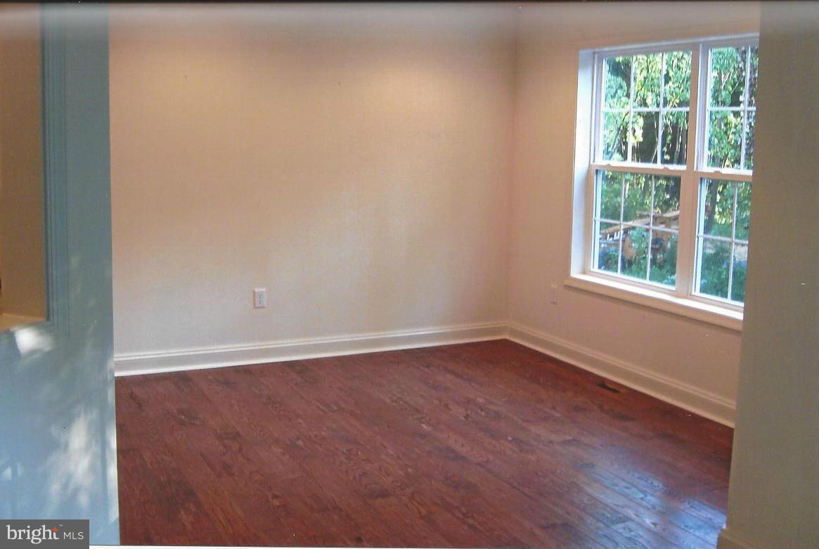 525 Bailiff Road North East, MD 21901 - Photo 10 of 28 Dining Room