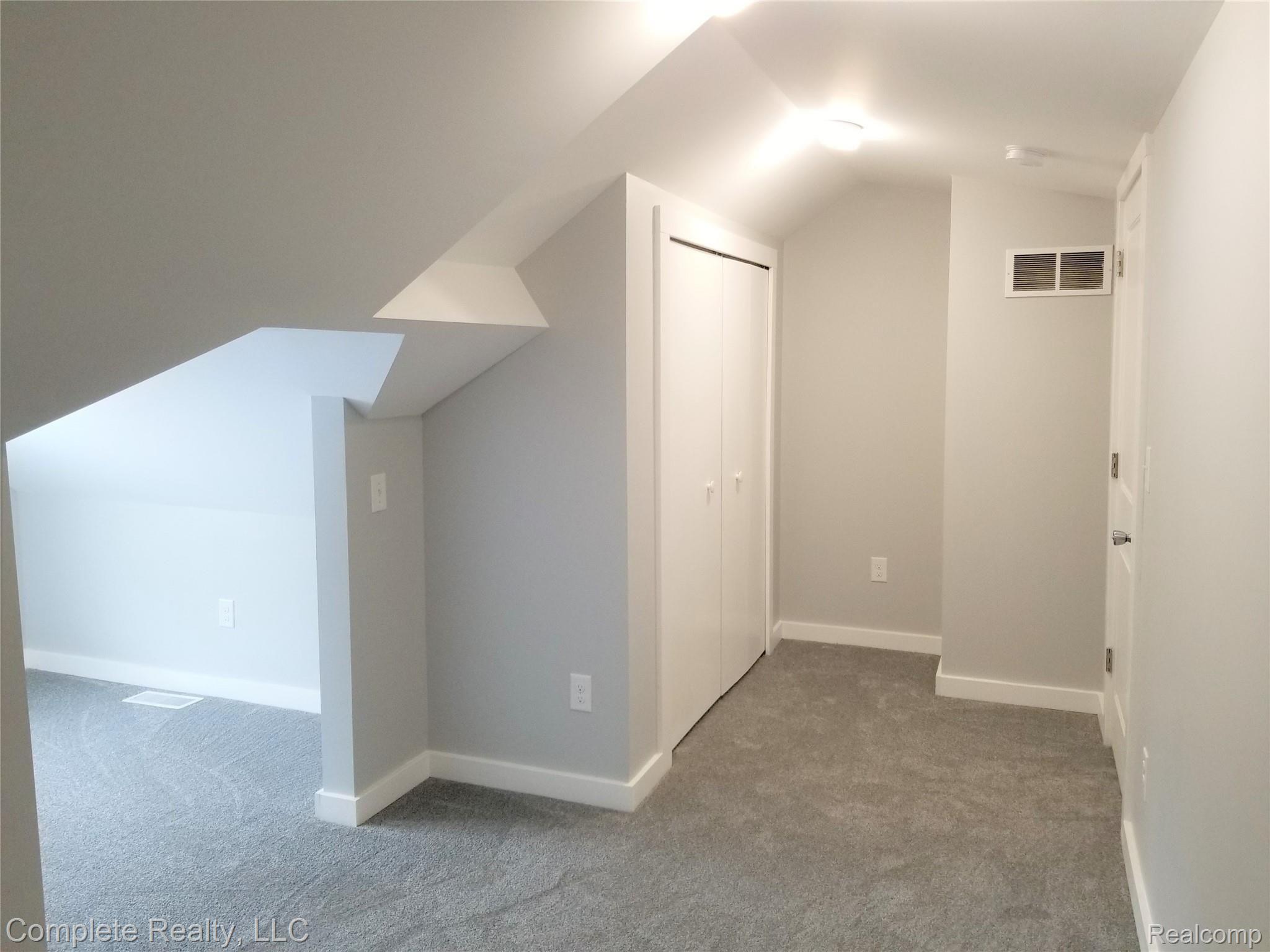 4447 East Carpenter Road Flint, MI 48506 - Photo 40 of 48 20210128_122705.jpg
