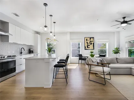 $2,955 | 2500 Longview Street, Unit 223, Austin, TX 78705