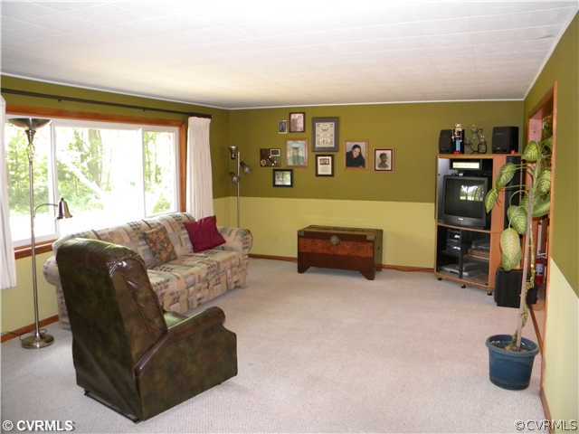 11375 Elmont Road Ashland, VA 23005 - Photo 4 of 12 Den/Family/Great Room
