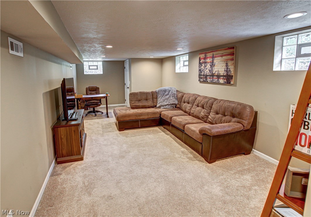 10107 Johnnycake Ridge Road Painesville, OH 44077 - Photo 18 of 35
