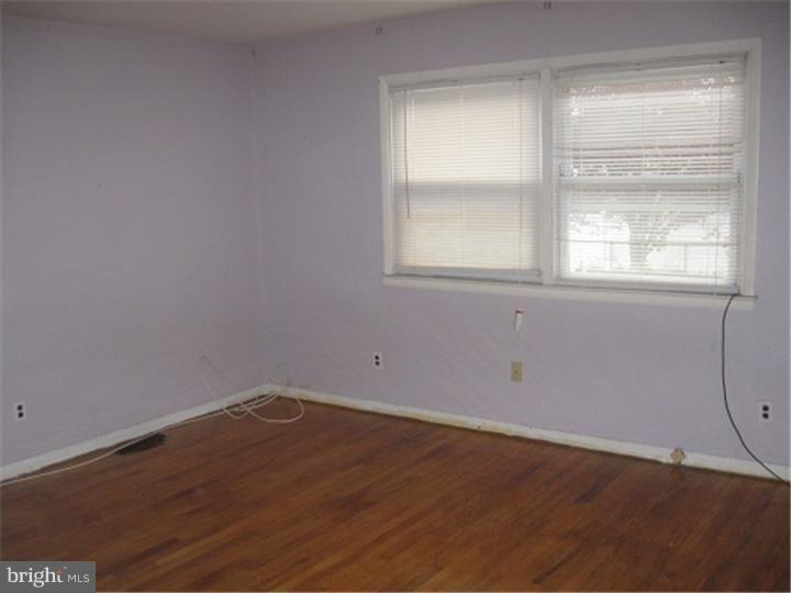 21 Hardy Road New Castle, DE 19720 - Photo 3 of 11 Bedroom 2