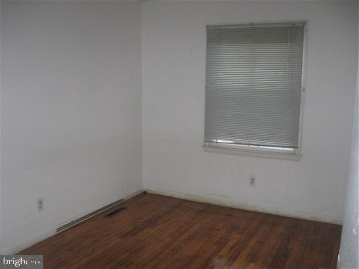 21 Hardy Road New Castle, DE 19720 - Photo 4 of 11 Bedroom 3