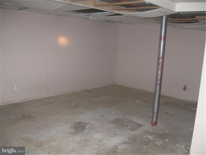 21 Hardy Road New Castle, DE 19720 - Photo 9 of 11 Basement - Finished