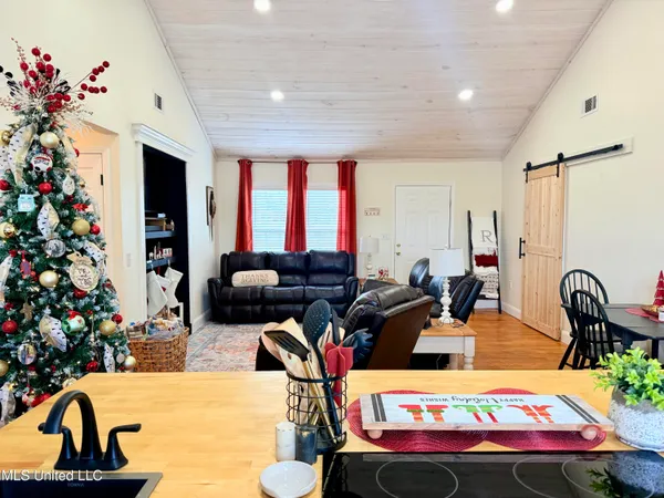 $195,000 | 1116 James Road, Gore Springs, MS 38929