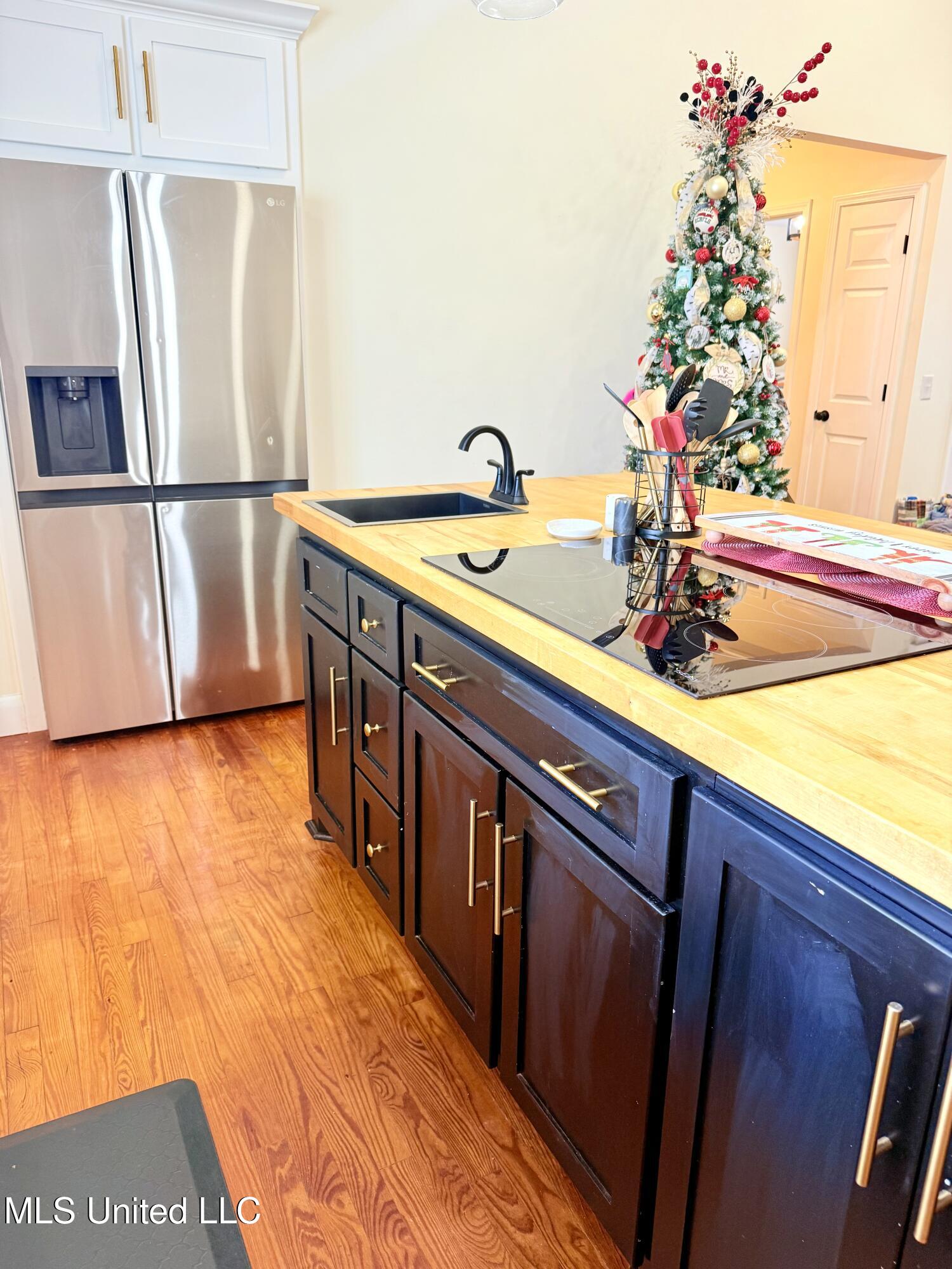 1116 James Road Gore Springs, MS 38929 - Photo 4 of 27 IMG_4242