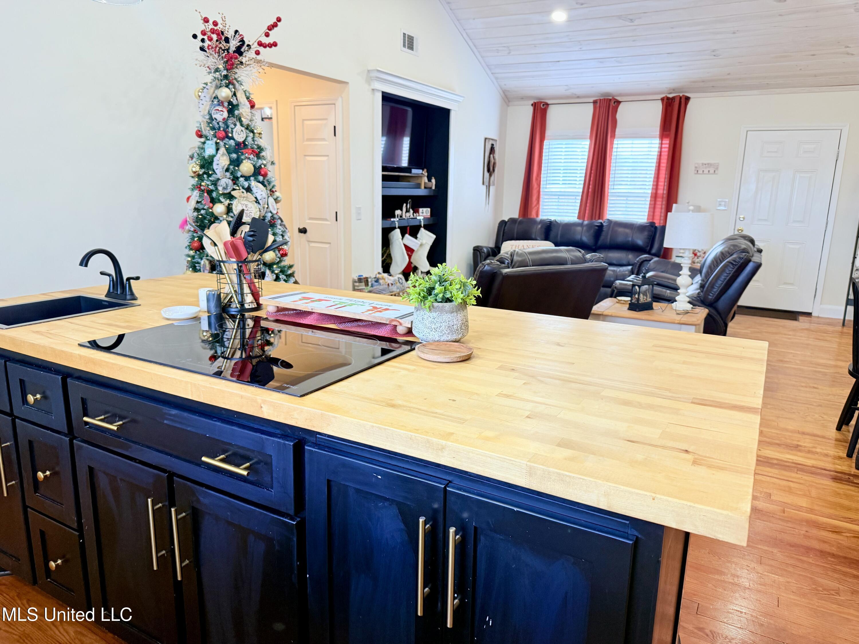 1116 James Road Gore Springs, MS 38929 - Photo 7 of 27 IMG_4243