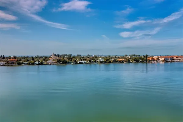 $3,200 | 7974 Sailboat Key Boulevard South, Unit 701, South Pasadena, FL 33707