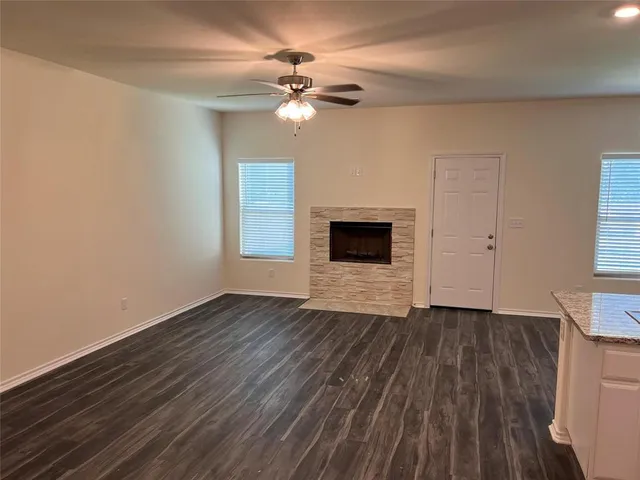 $1,995 | 716 East 5th Street, Bonham, TX 75418