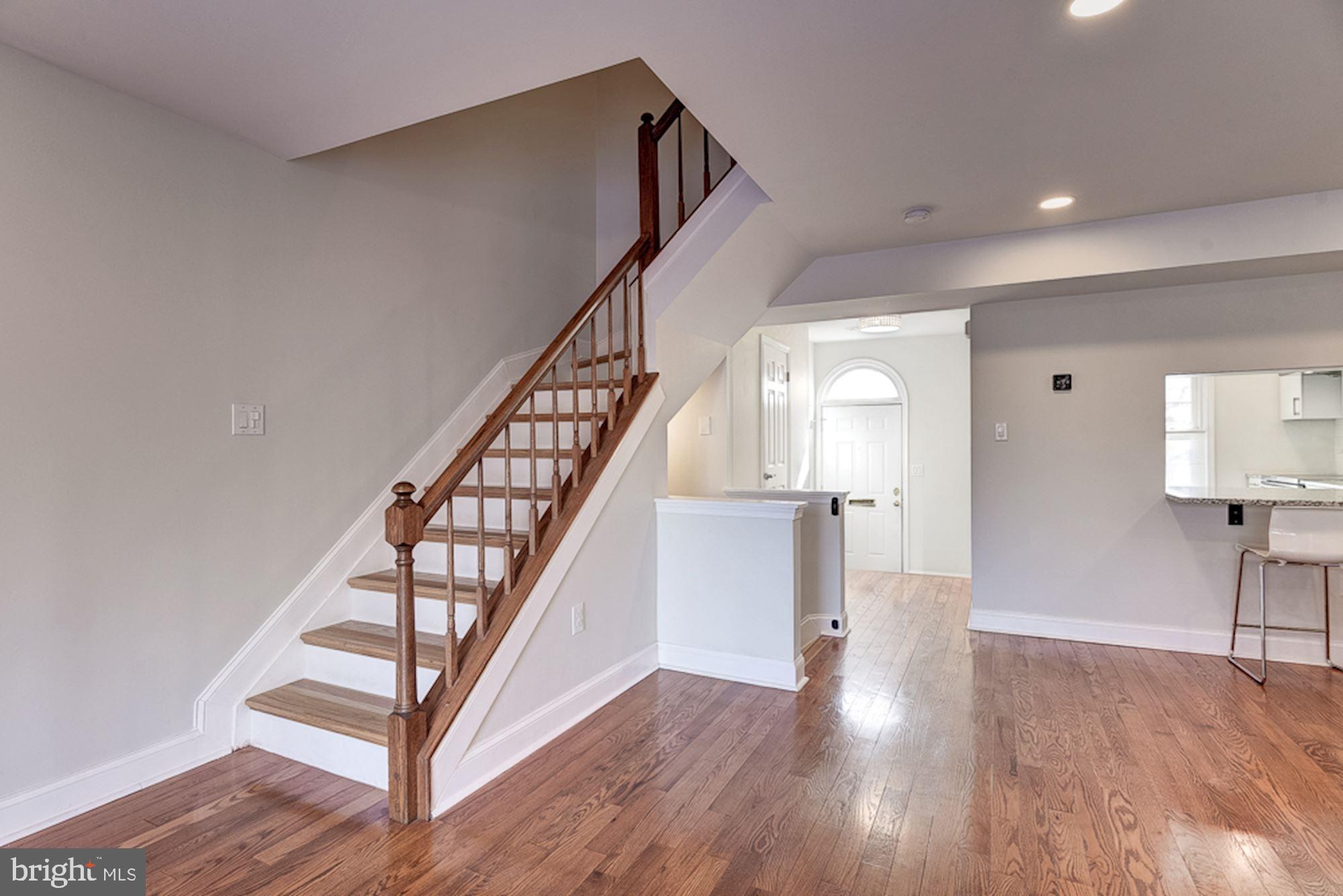 2806 Elliott Street Baltimore, MD 21224 - Photo 13 of 40 Living Room | Hardwood Floors