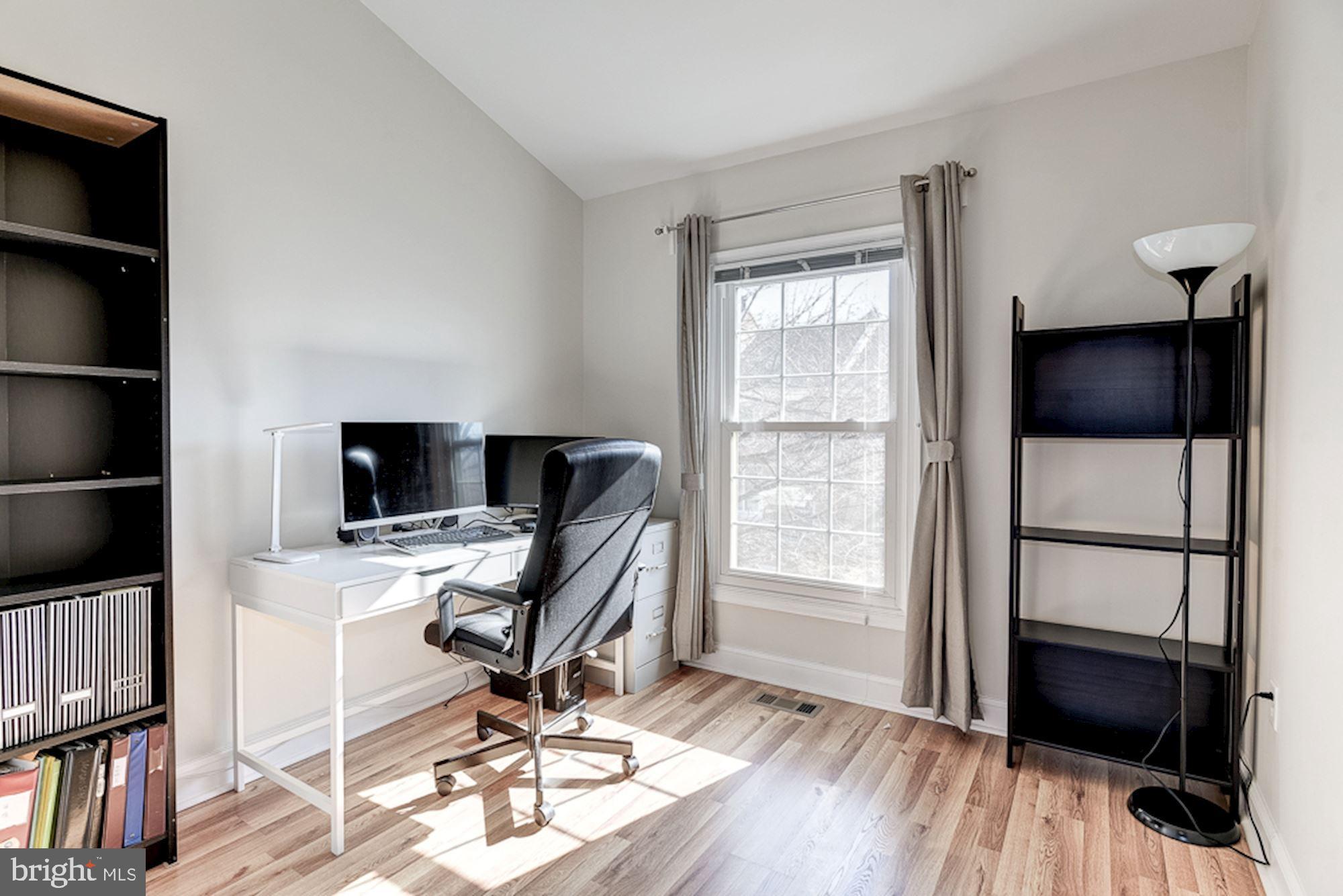 2806 Elliott Street Baltimore, MD 21224 - Photo 22 of 40 Bedroom | Hardwood Floors | Vaulted Ceilings