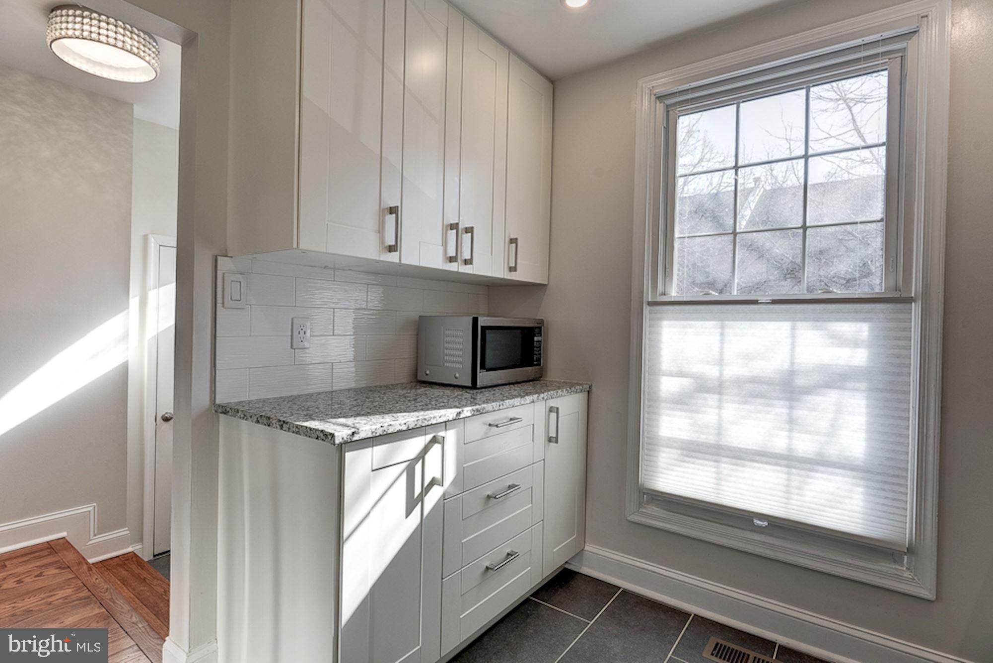 2806 Elliott Street Baltimore, MD 21224 - Photo 5 of 40 Granite Countertops