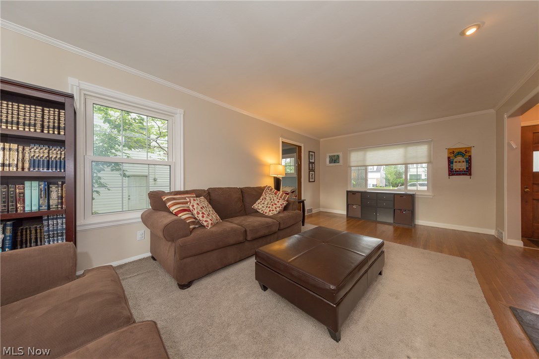 2516 Milton Road Cleveland, OH 44118 - Photo 4 of 34 Gallery Image 4