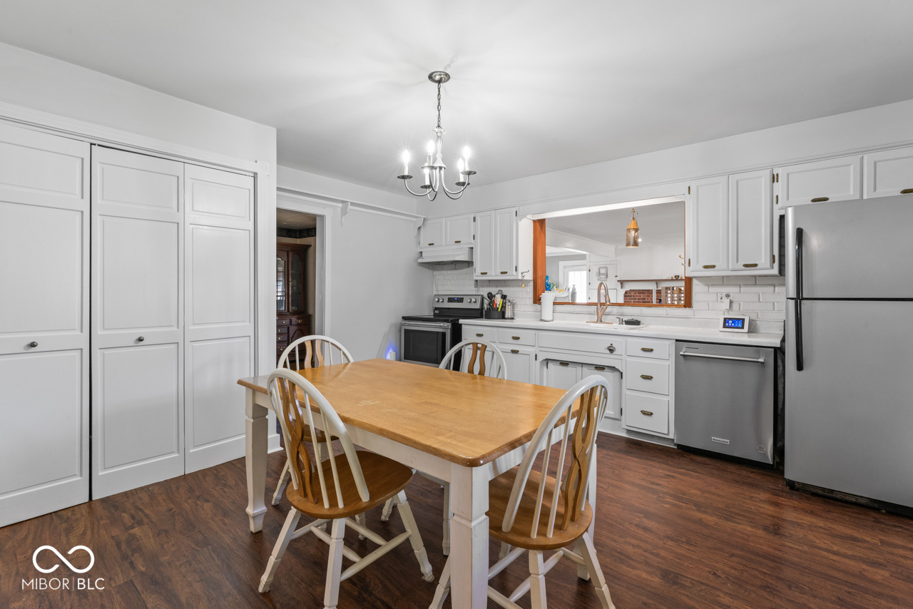 6908 Mendenhall Road Indianapolis, IN 46221 - Photo 13 of 45