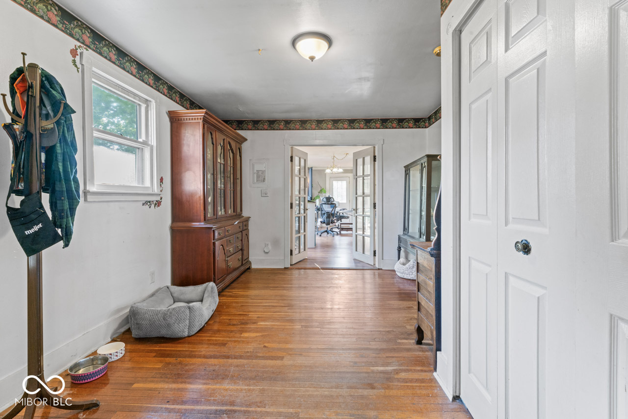 6908 Mendenhall Road Indianapolis, IN 46221 - Photo 18 of 45