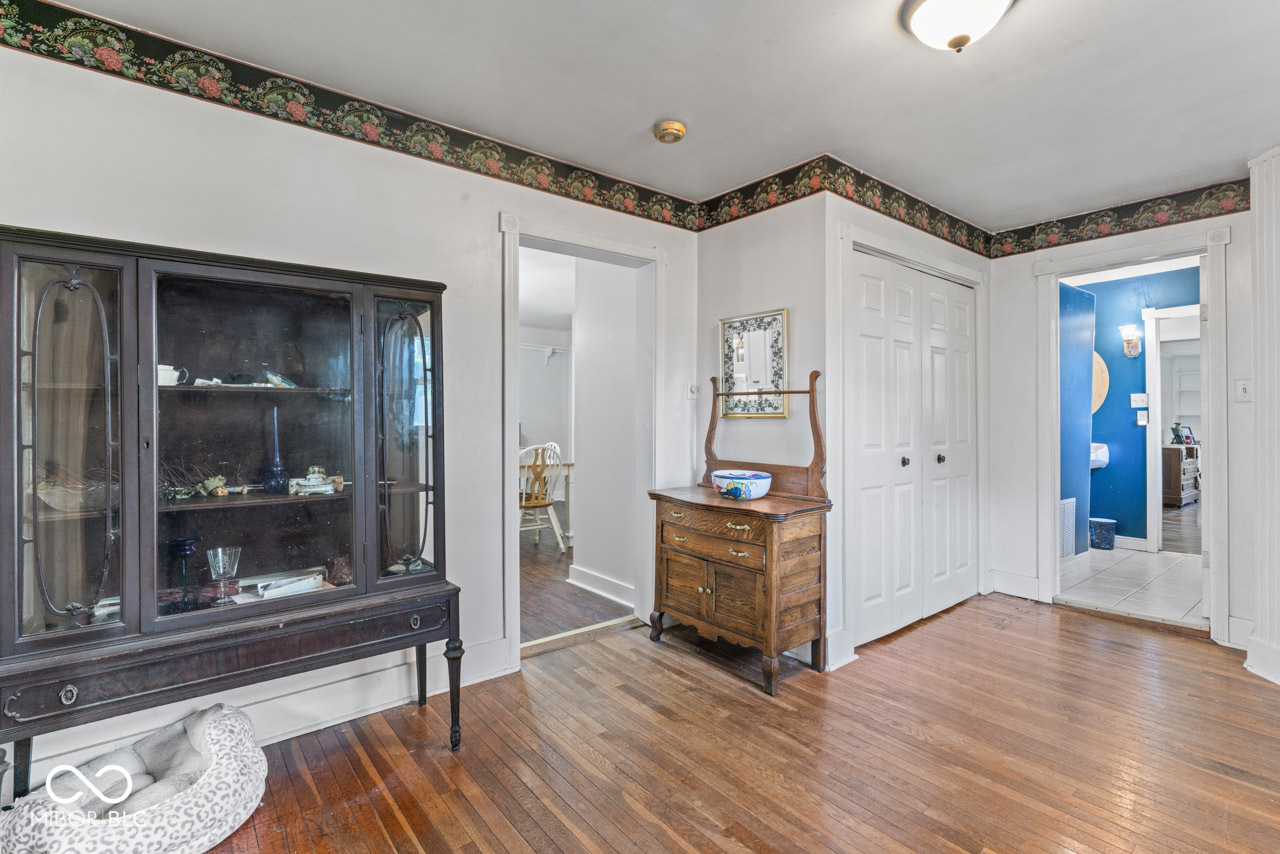 6908 Mendenhall Road Indianapolis, IN 46221 - Photo 19 of 45